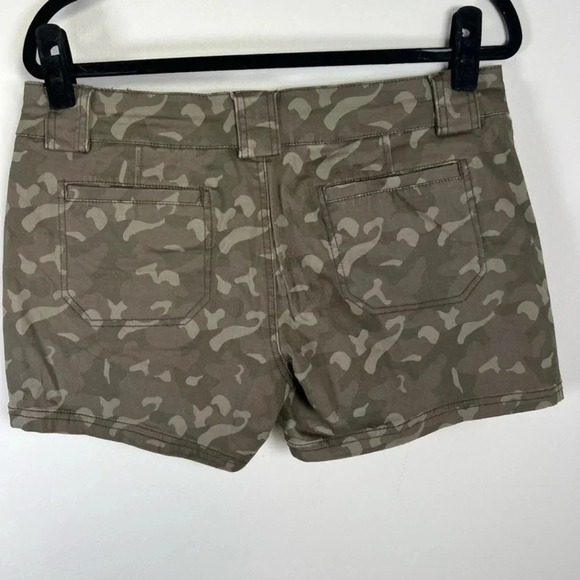 Market & Spruce Women's Camellia Cargo Shorts Olive Green Camo 5" Inseam  Size 8 - Picture 8 of 10